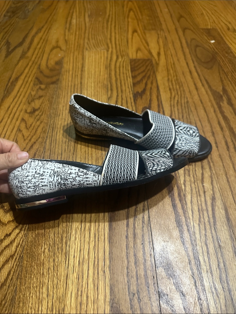 Beautiful Rebecca Minkoff 'Sadie' open-toe leather flats size 8